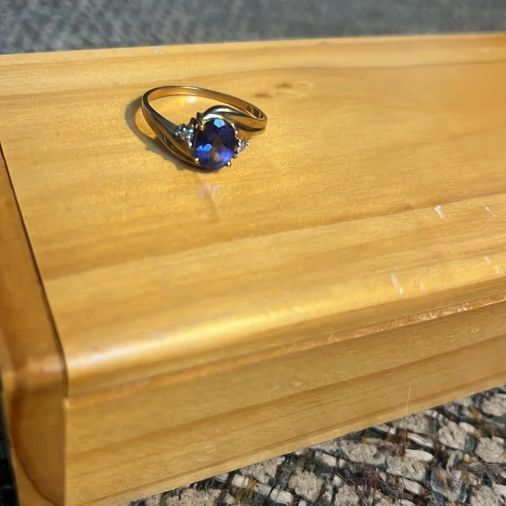 Ring - Picture 2 of 4